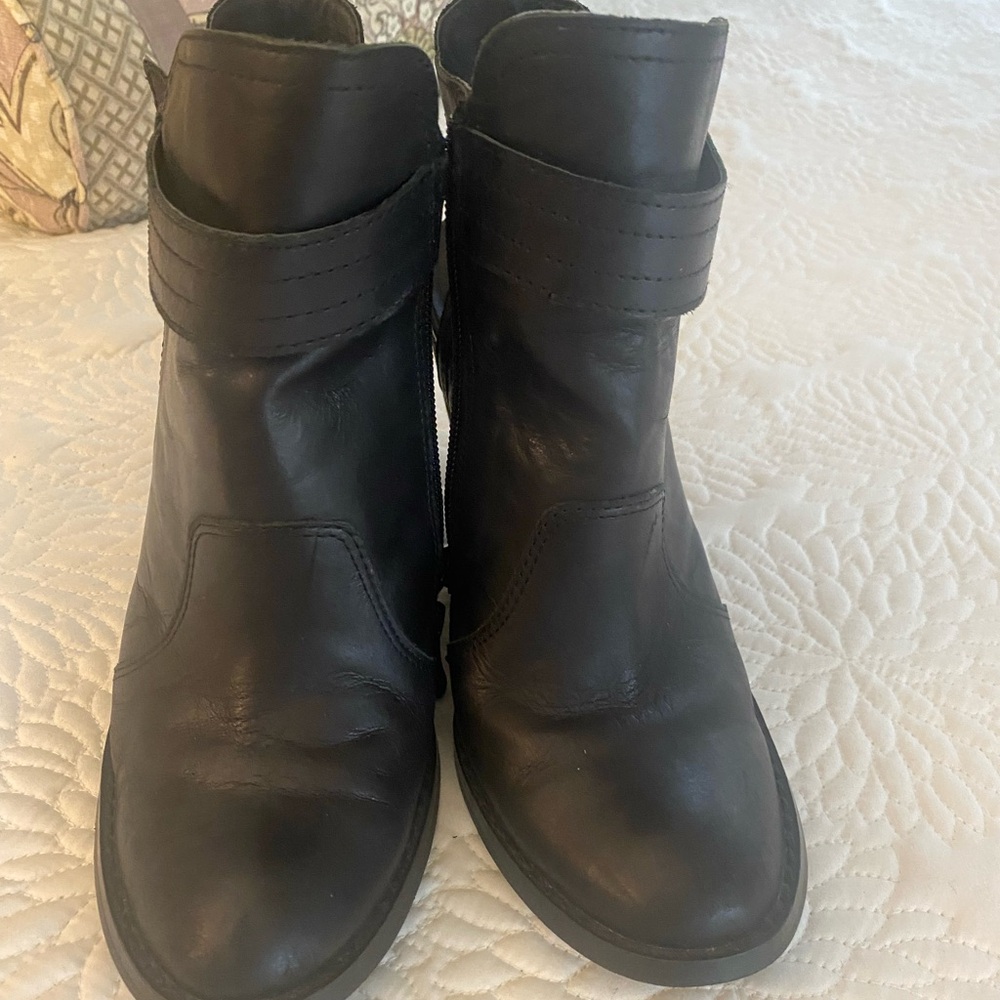 Very Volatile Black Leather Ankle Booties with Strap Detail
